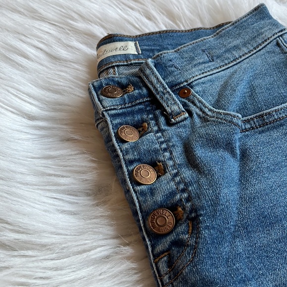 MADEWELL 9" Mid-Rise Skinny Crop Jeans: Button-Front TENCEL™ Denim Edition, 25 - Picture 3 of 10